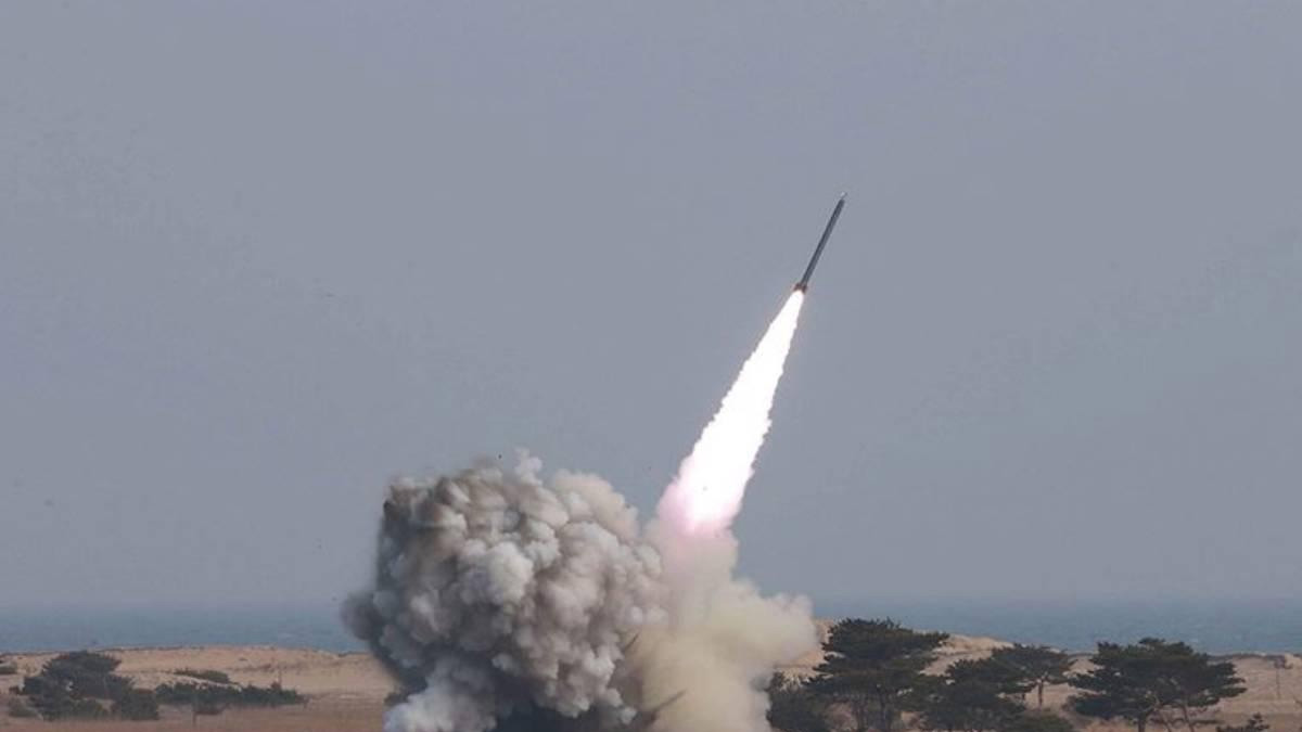 Kuzey Kore, Japon Denizi'ne füze yağdırıyor: Son iki haftada altıncı oldu