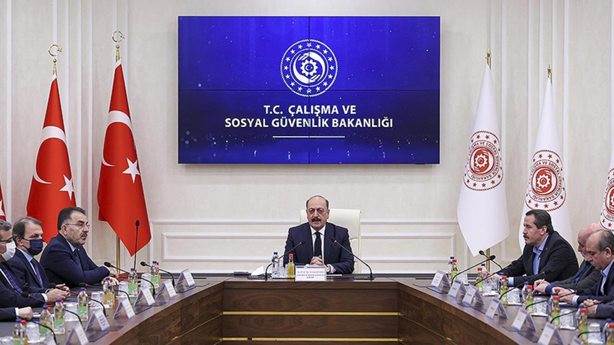 Kamudaki sözleşmelilerle ilgili kritik toplantı: 550 bin personel kadroya alınacak