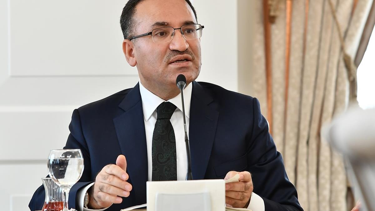 Bakanlık başörtüsüne yönelik anayasa teklifi için harekete geçti! Bakan Bozdağ: Pazartesi gününe kadar netleştireceğiz