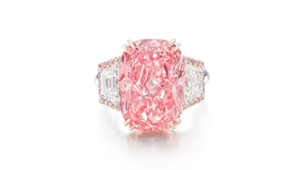 Dünyanın en nadir pembe elmaslarından biri satılıyor