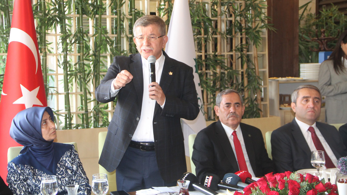 Davutoğlu "Bir milyarlık soru bu" diyerek yanıtladı: '6'lı masanın cumhurbaşkanı adayı kim olacak?'