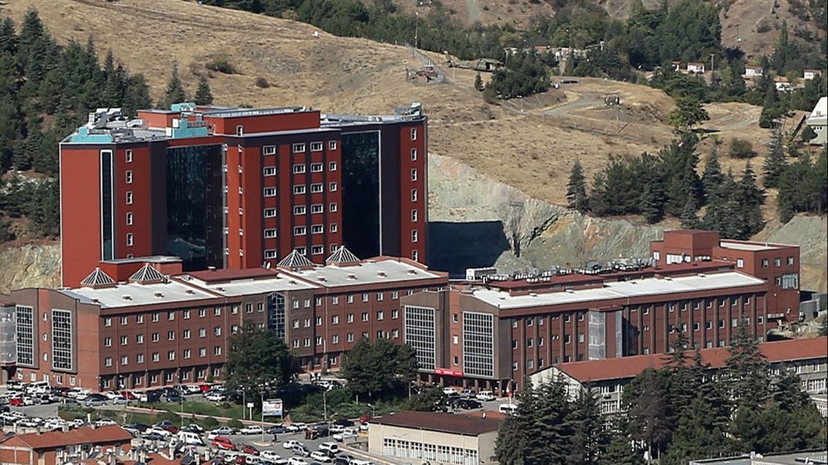 Tokat'taki üniversite hastanesinde 40 personel yemekten zehirlendi