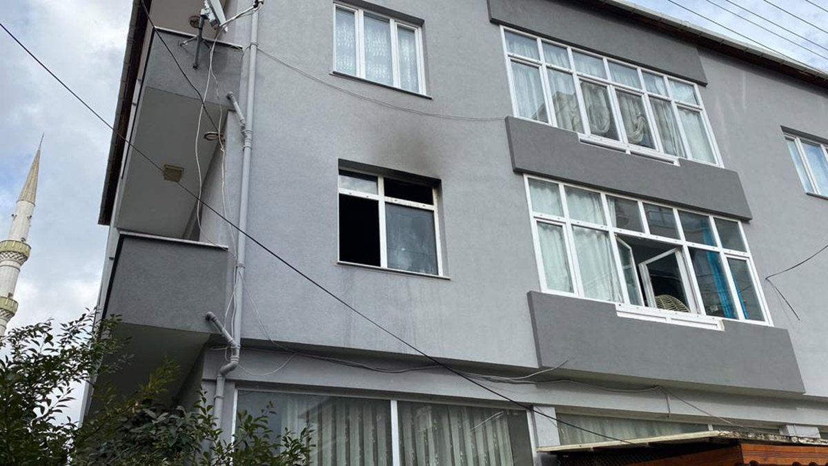 Gebze'de kahreden olay! 17 yaşındaki Büşra yangında hayatını kaybetti