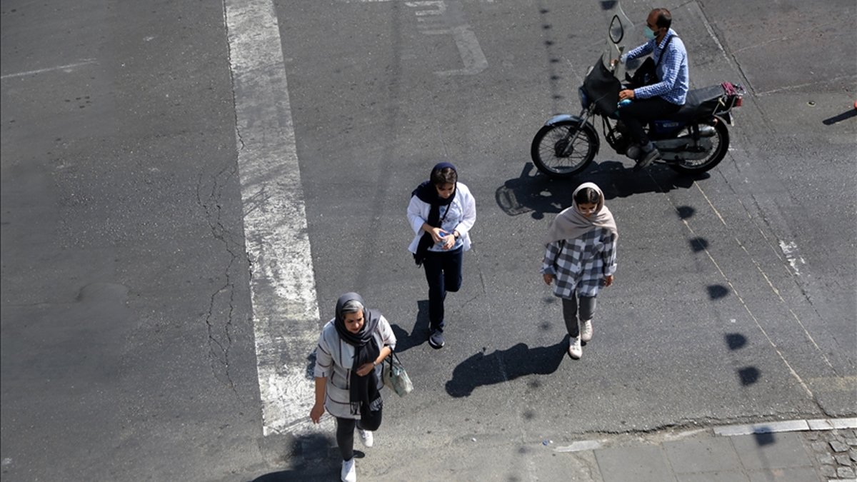 Fransa'dan İran'daki vatandaşlarına çağrı: Ülkeyi derhal terk edin