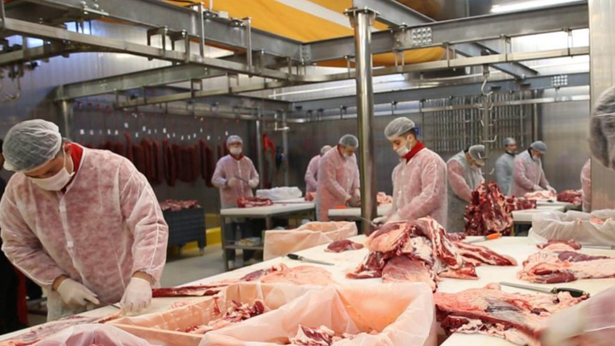 UKON denetçisi çarpıcı sözlerle istifa etti: Eti, halka üç kat daha pahalıya satıyorlar