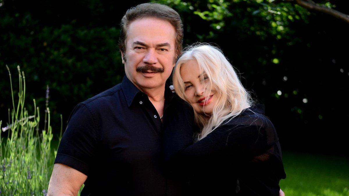 Sosyal medyada olay oldu: Sevim Emre'nin Instagram filtresinden Arda Turan da nasibini aldı