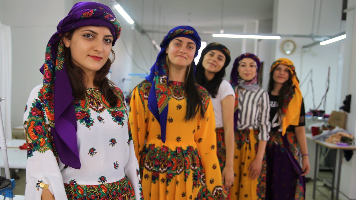 2 yıl önce başladı şimdi 5 ülkeye gönderiyor: Mezopotamya'nın asırlık giysileri dünyaya açıldı