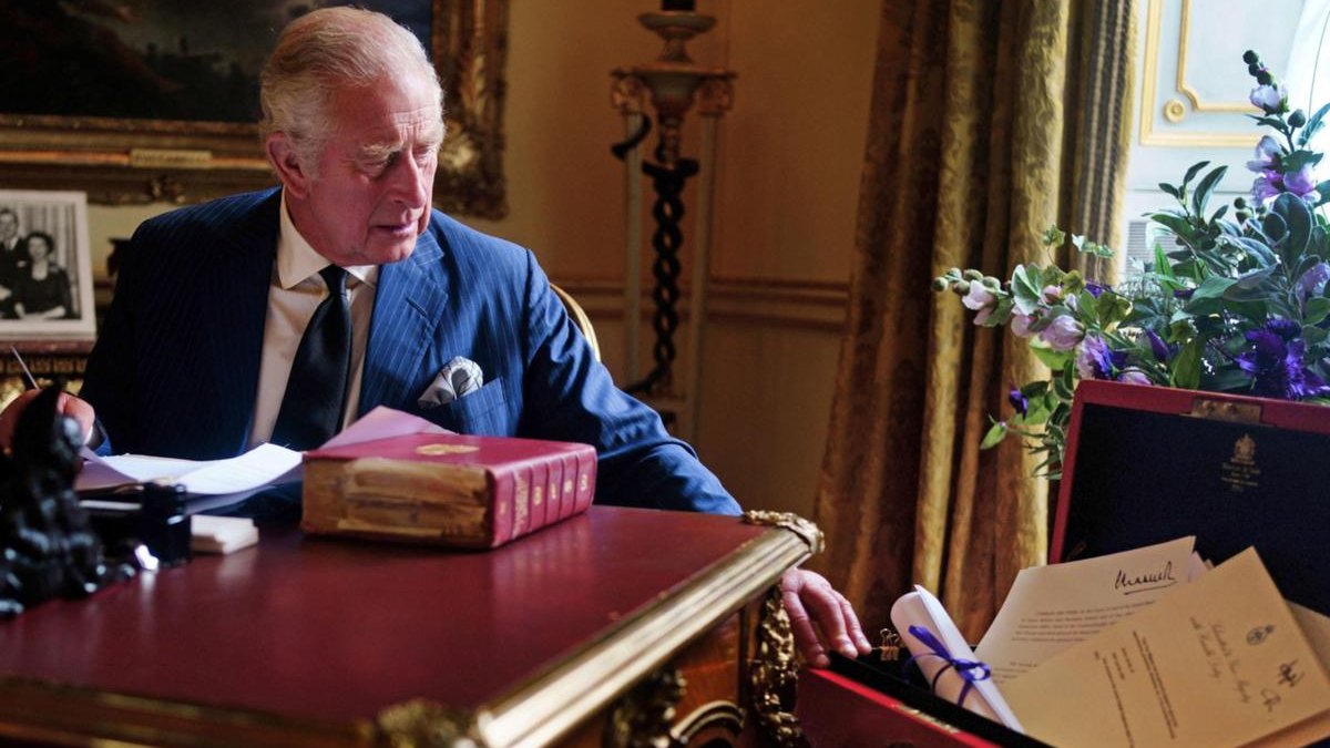 Kral Charles taç giyme törenini kökten değiştiriyor: Tepki yağdı