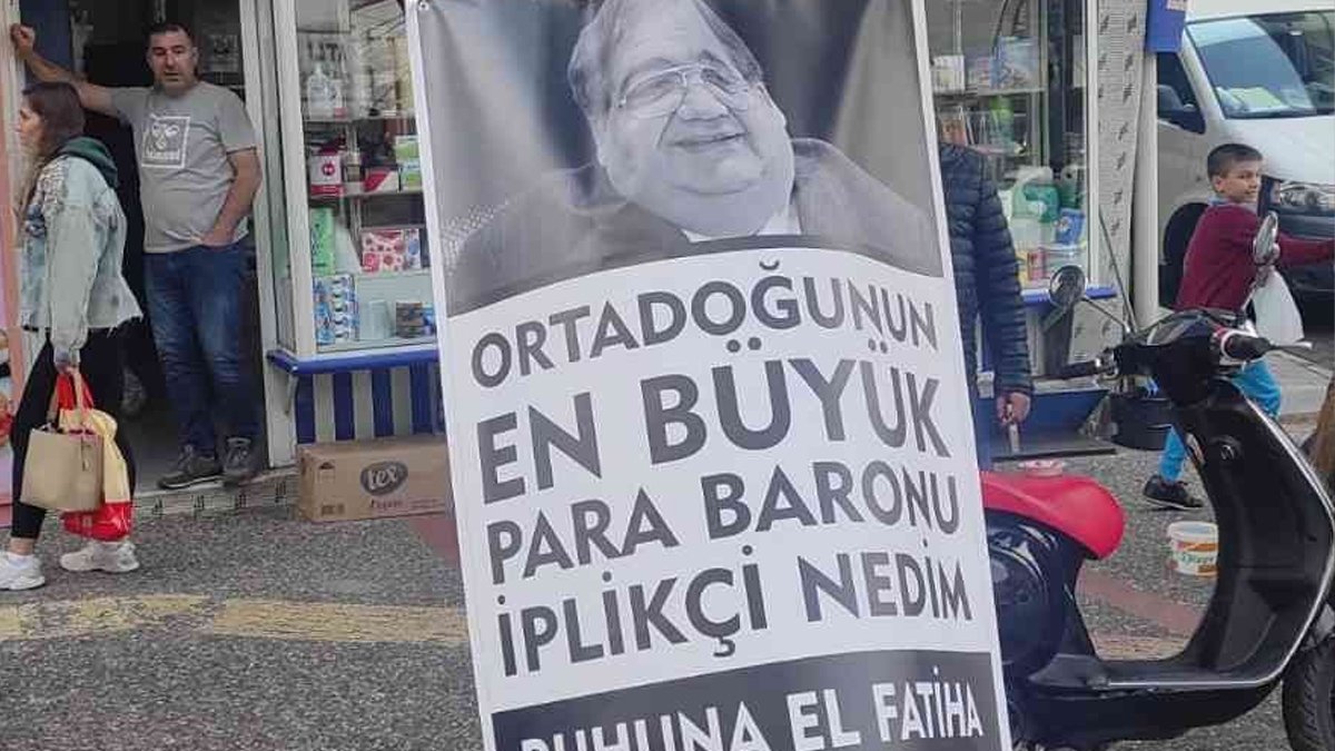 ’İplikçi Nedim’in ruhuna lokma döktürdüler