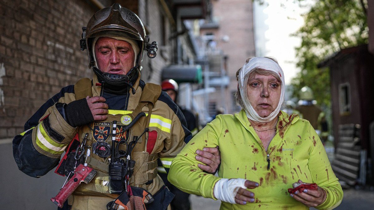 Putin'den intikam saldırısı! Rusya Ukrayna'ya 75 roket fırlattı