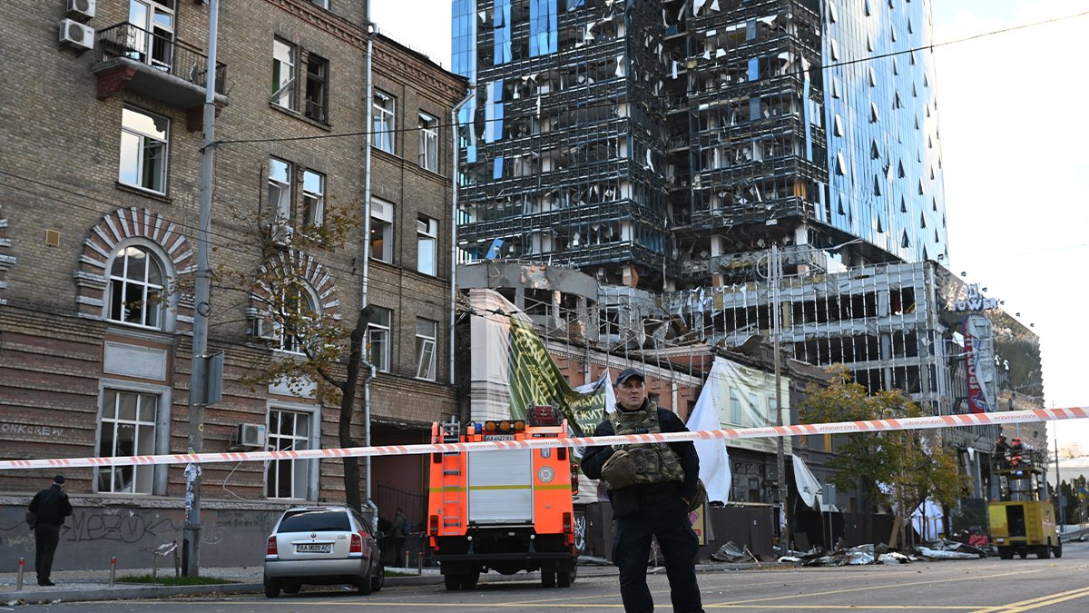 Ukrayna'daki Almanya Büyükelçiliği füzelerle vuruldu