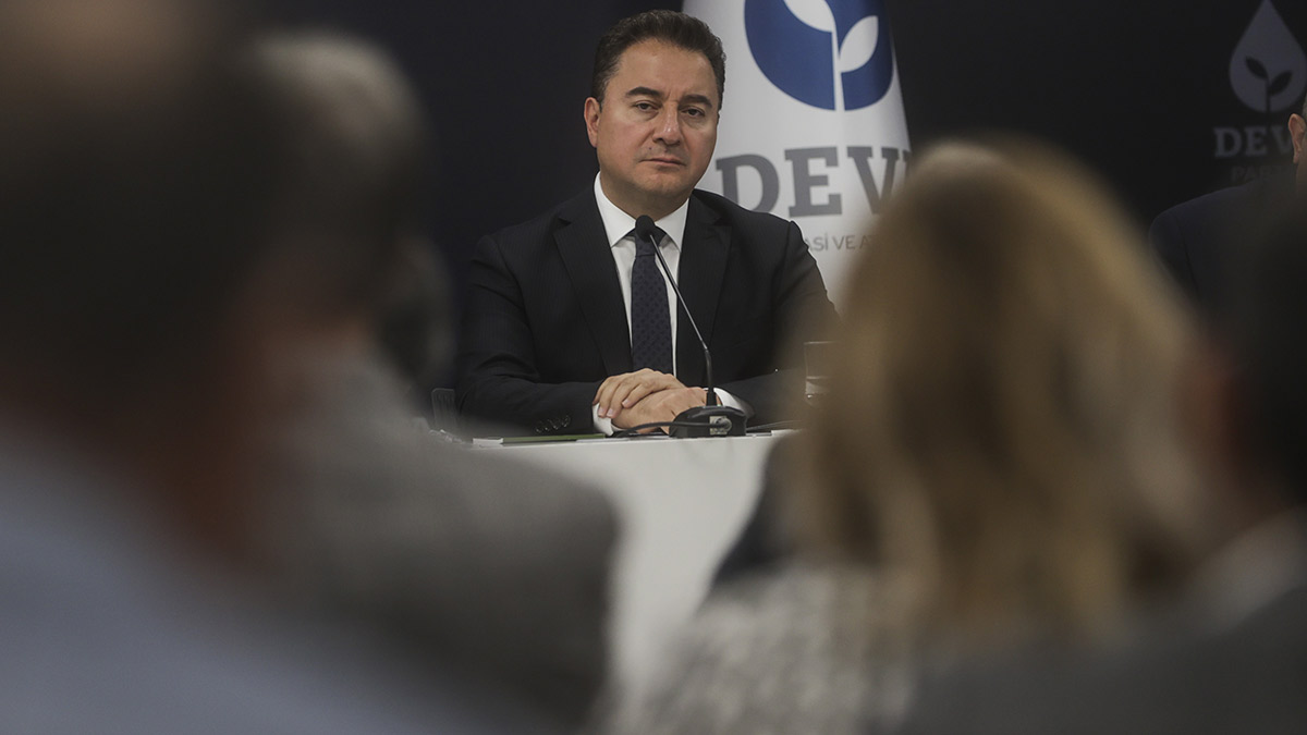 Babacan: Bu ülkenin evlatları bunu hak etmiyor