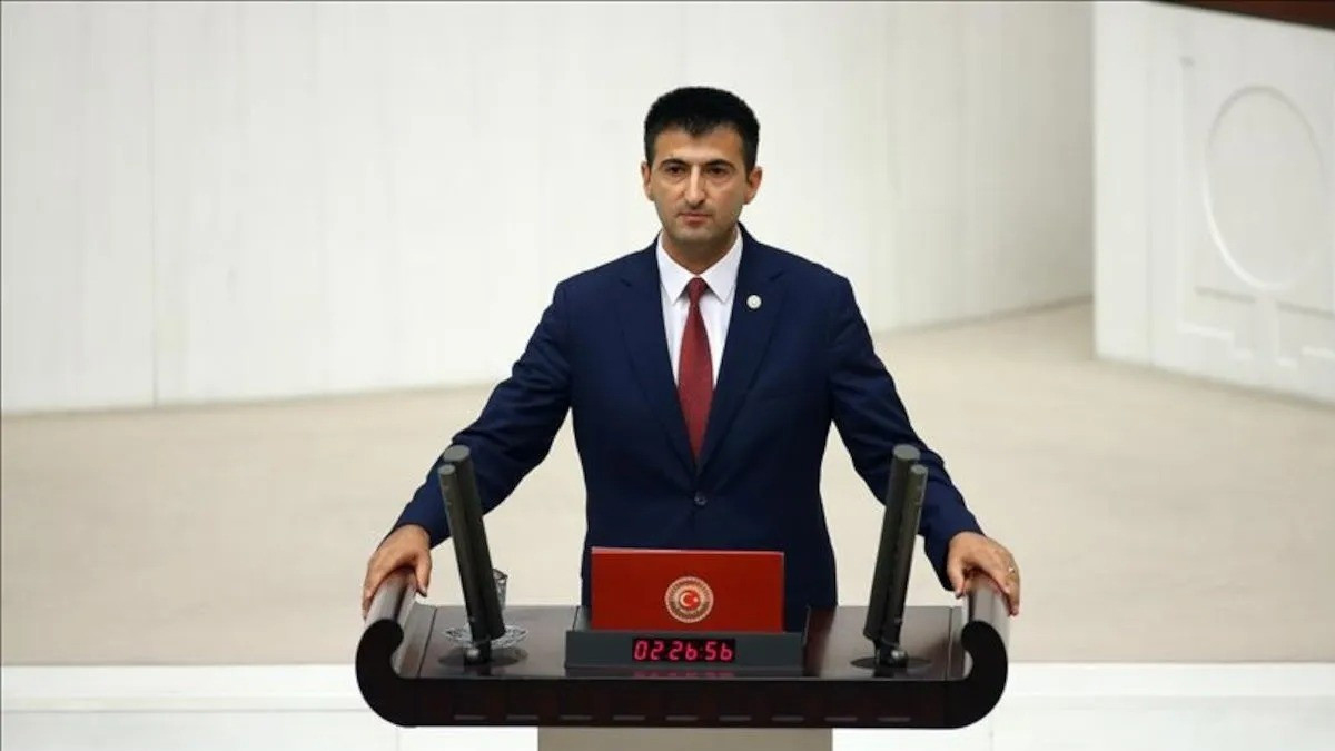 Bağımsız İzmir Milletvekili Çelebi AK Parti'ye katıldı: Cumhurbaşkanımıza şükranlarımı sunuyorum