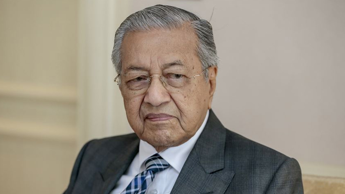 Malezya'da 95 yaşında bıraktığı Başbakanlık koltuğuna 97'sinde tekrar geri almak istiyor