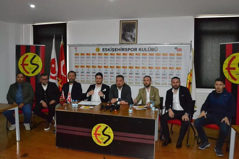 Eskişehirspor Başkanı Şimşek açıkladı! Eskişehirspor kapanıyor mu? Futbolseverler şaşkın: "Öyle bir sahipsizlik içindeyiz ki..."