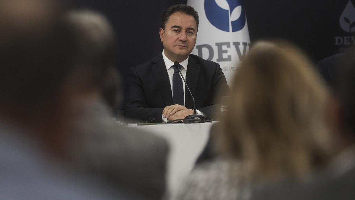 Gelen acı haberler üzerine Babacan'dan kritik soru: Polisler neden intihar ediyor?