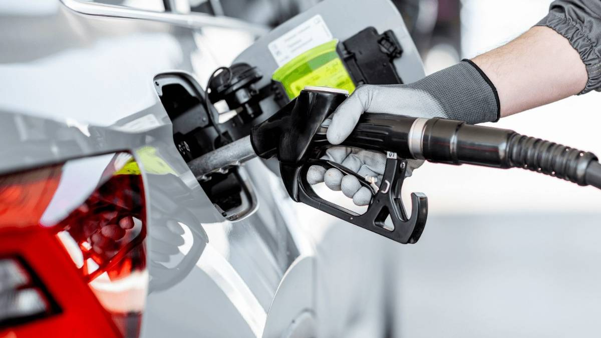 Son dakika... Bir haftada yüzde 7 zamlanmıştı: Motorine dev indirim geldi! Araç sahipleri bayram edecek