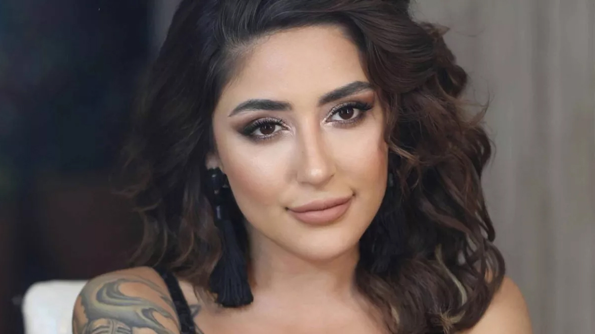 Melek Mosso'yu çileden çıkardılar! Ünlü şarkıcı sahnede ateş püskürdü: "Hiç mi konsere gitmediniz?..."