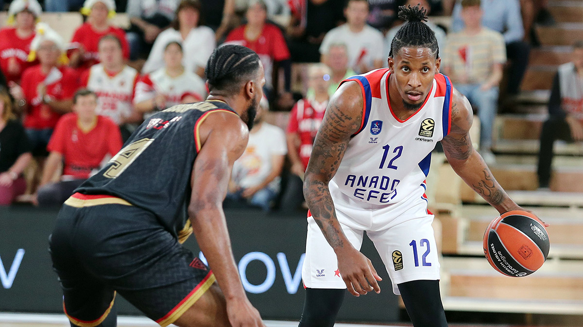 Monaco-Anadolu Efes maçında hakem hatası