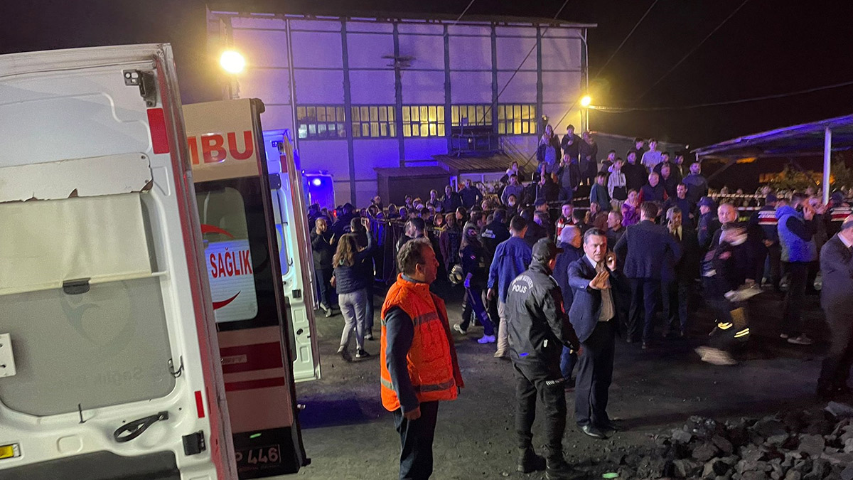 Liderlerden Amasra'daki patlamaya ilişkin açıklama: 'Dualarımız maden emekçilerimiz için'