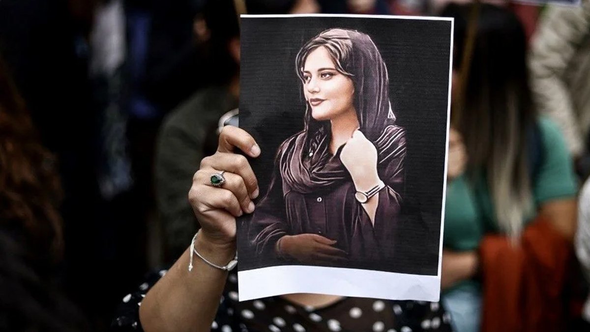 İran'dan çarpıcı protesto yorumu: Burası renkli devrimlerin ülkesi değil