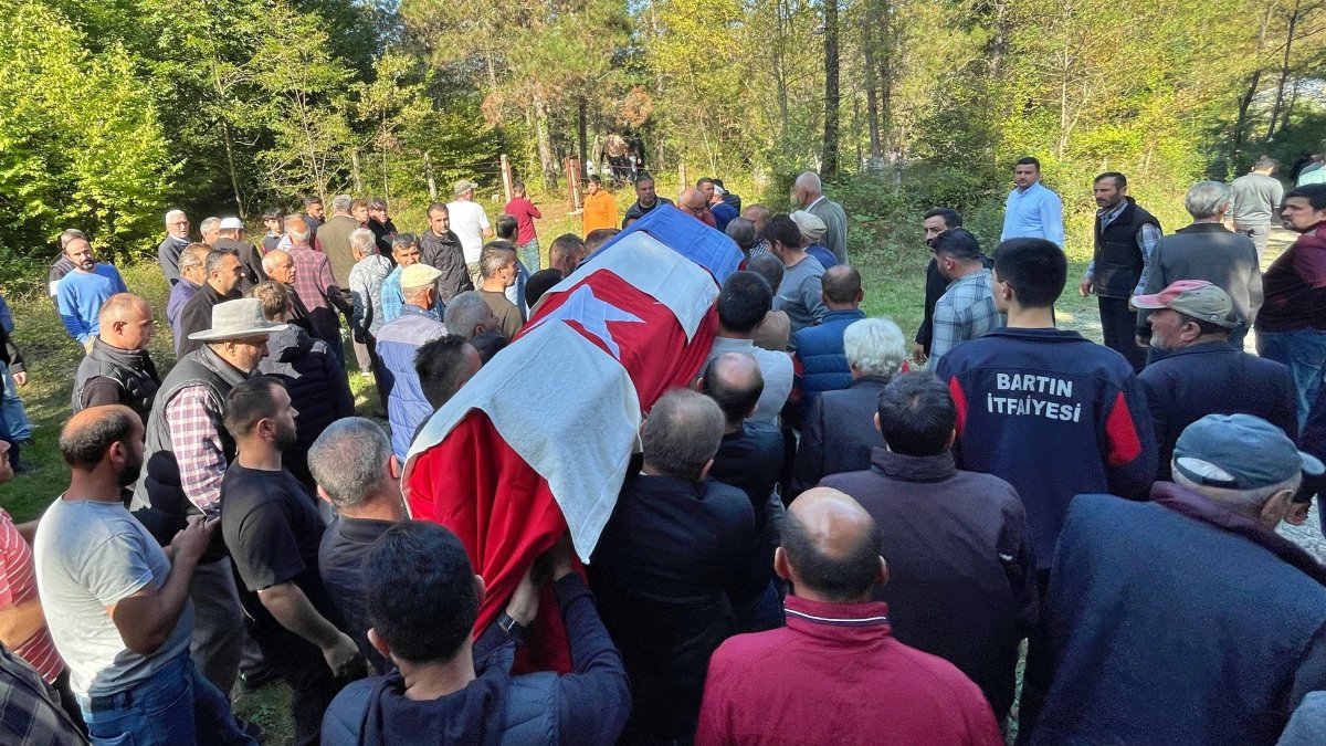 Bartın'daki maden faciasında hayatını kaybeden madencilere veda