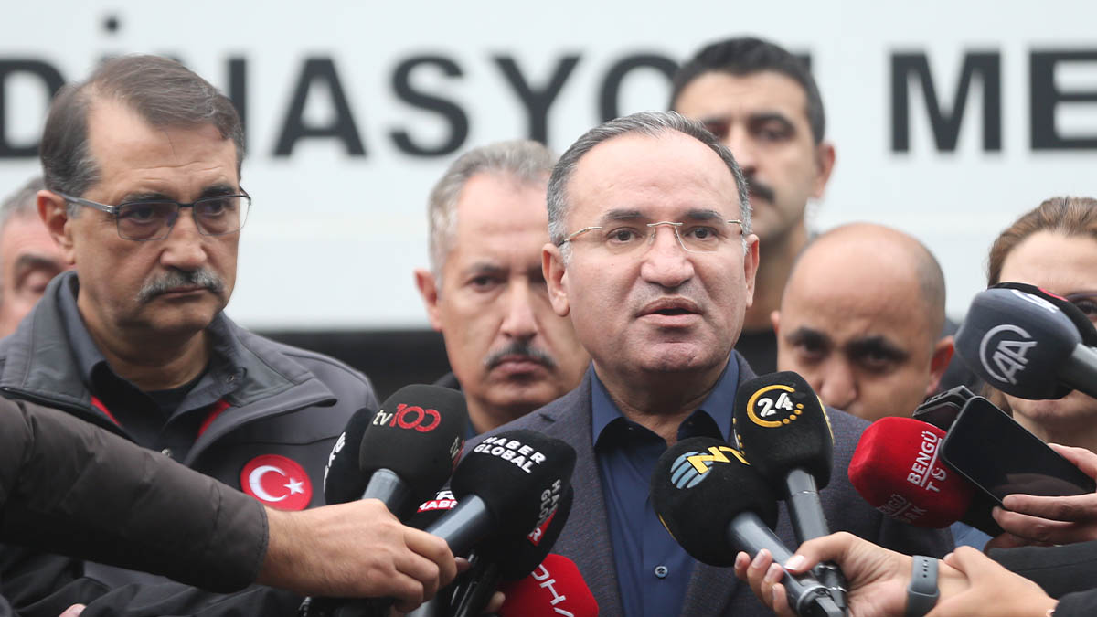 Bakan Bozdağ'dan Amasra açıklaması: 5 savcı görevlendirildi, kazada ihmal, kusur ne varsa hukuk gereğini yapacak