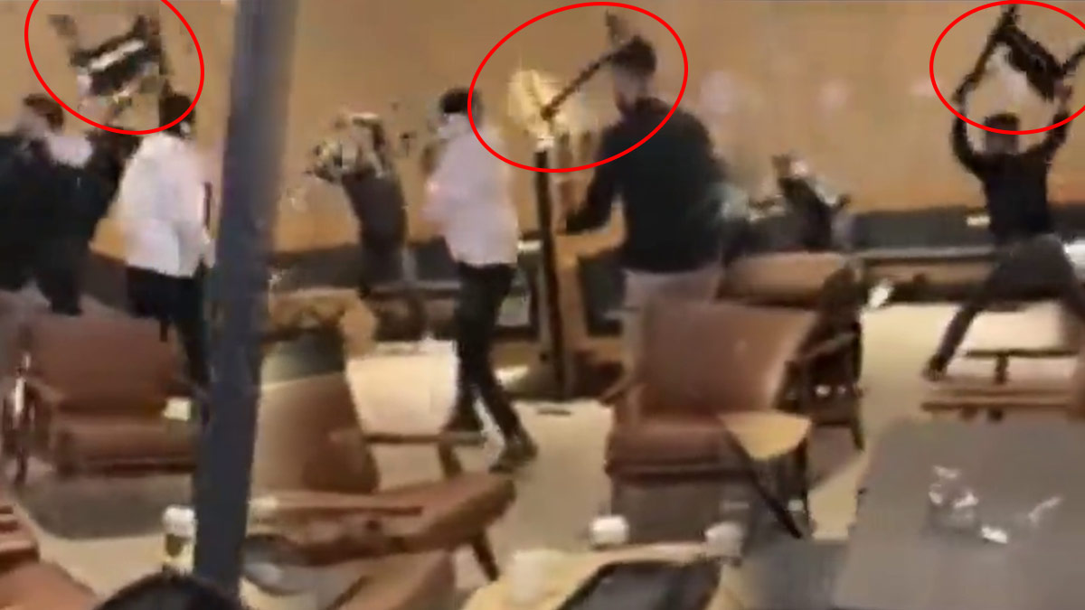 Starbucks'ta meydan savaşı: Birbirlerine masa, sandalye ne buldularsa fırlattılar!