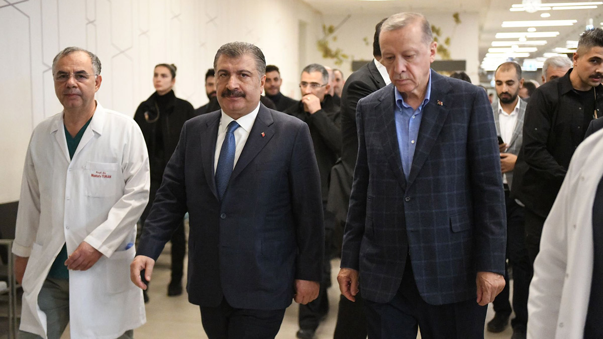 Bakan Koca: 5 işçinin durumu ağır