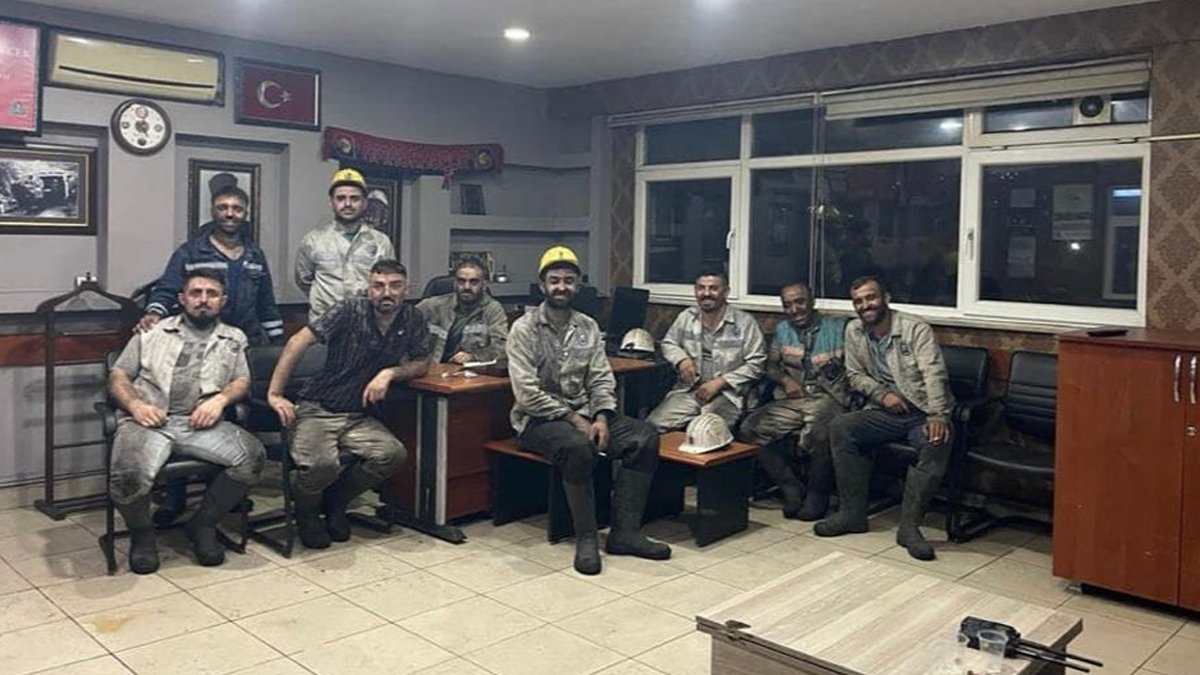 Madenci arkadaşlarıyla çektirdikleri fotoğrafı yürekleri dağladı: Geriye bir ben kaldım