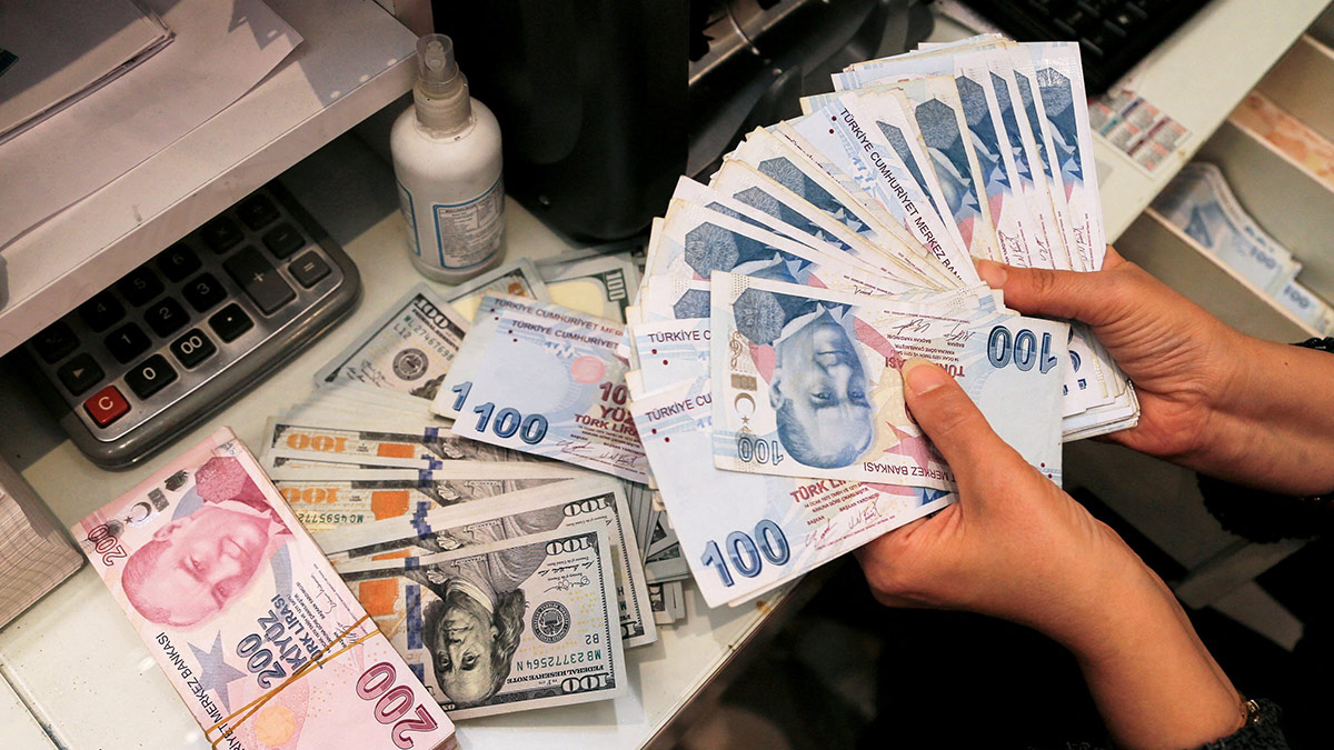 Çarpıcı iddia: Bankalar dolarlarını bozdurmayan firmaları savcılığa şikayet ediyor