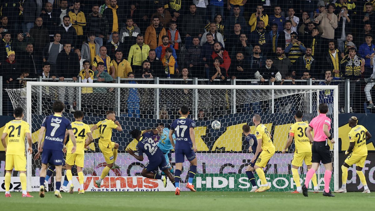 Ekosistem için Türkiye'de bir ilk: Ankaragücü-fenerbahçe maçında 888 ton karbon salındı