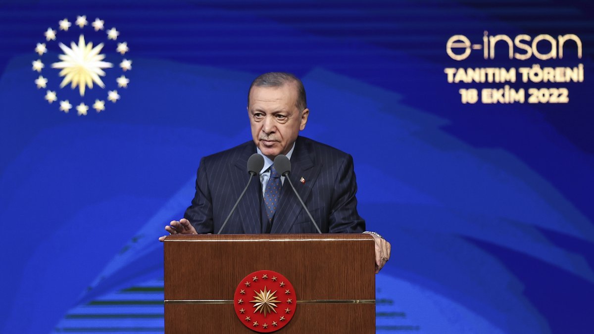 Erdoğan: Yaz stajları için ödenen rakamı asgari ücret seviyesine yükseltiyoruz