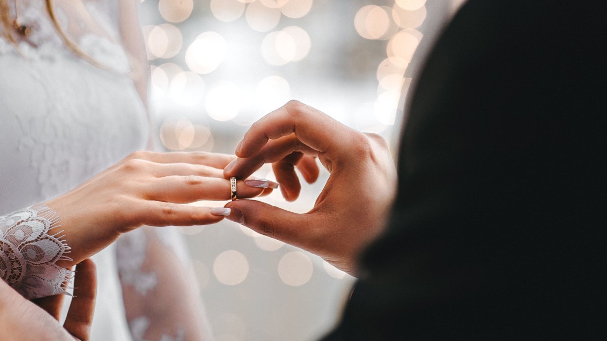 Evlenmeden önce burcunu sorun! Boşanmak onların huyu... Asla evlenilmemesi gereken burçlar...