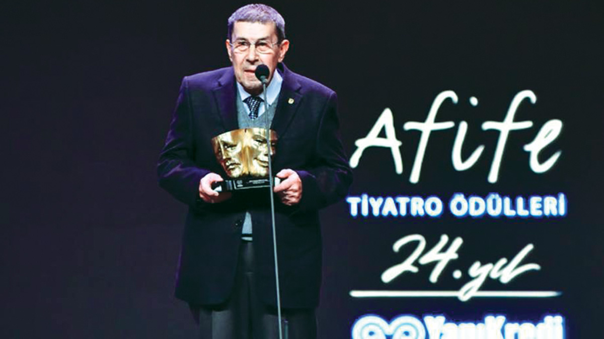 Sahnenin ustasından Afife Jale töreninde ödül sitem