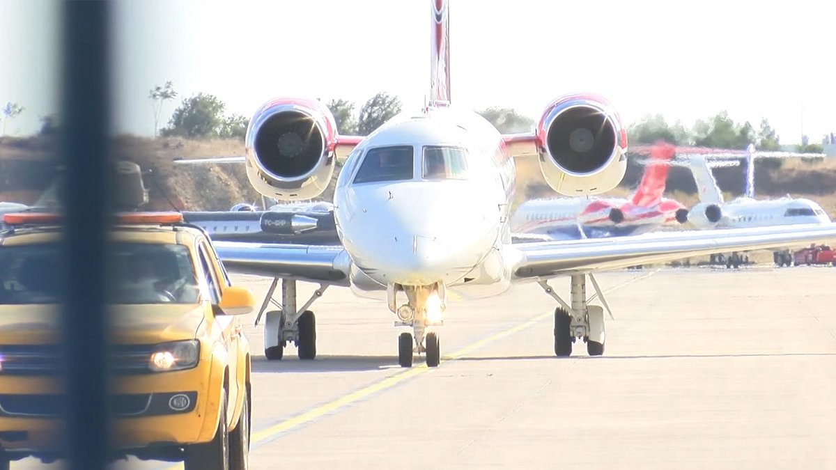 Azerbaycan'da kaza geçiren Binali Yıldırım ambulans uçakla İstanbul'a getirildi