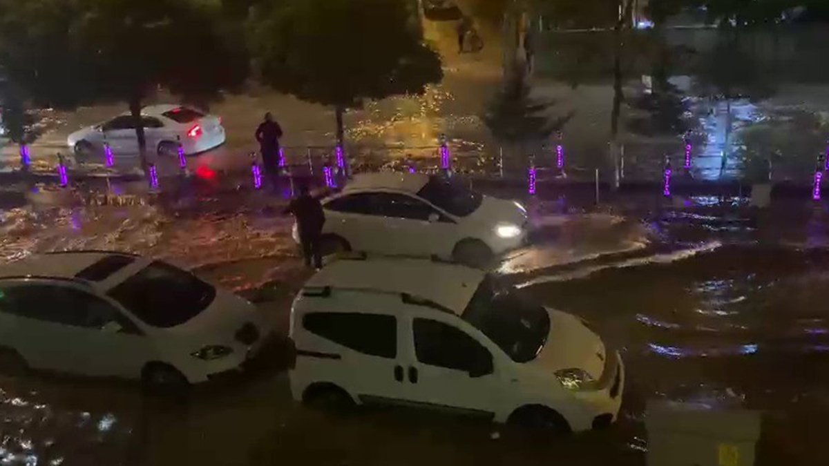 Siirt'te sağanak hayatı felç etti: 62 su baskını ve 1 heyelan