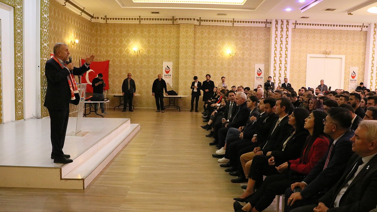 Zafer Partisi lideri Özdağ Samsun'da konuştu: İlk dört sene başkanlık rejimiyle devam edeceğiz