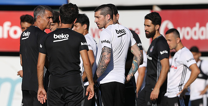 Beşiktaş: Sosa hatasını anladı, aile için böyle şeyler olabilir