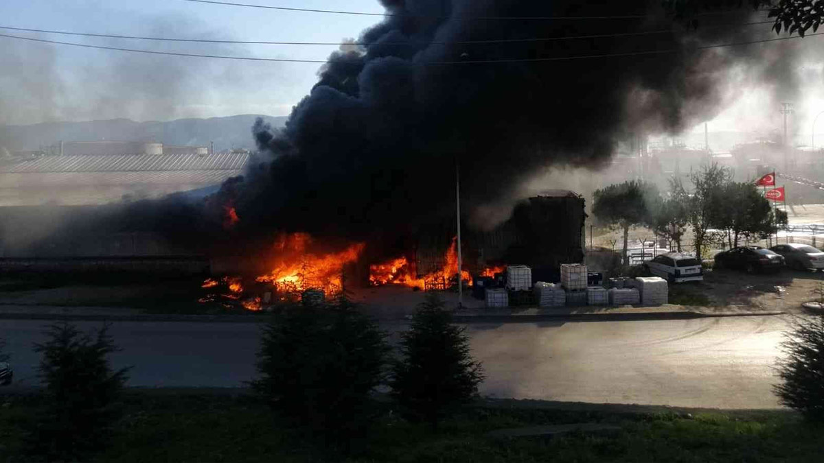 TÜPRAŞ yakınlarında korkutan yangın
