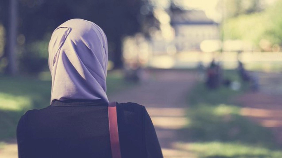 AK Parti başörtüsü için anayasa turuna çıkıyor