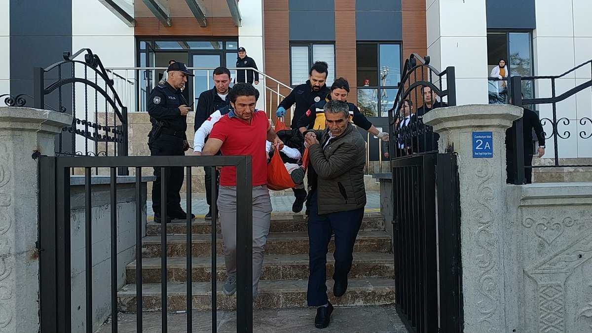 Emine hemşire tartıştığı kişi tarafından tabancayla vurulmuştu: Sağlık Bakanı Fahrettin Koca açıkladı