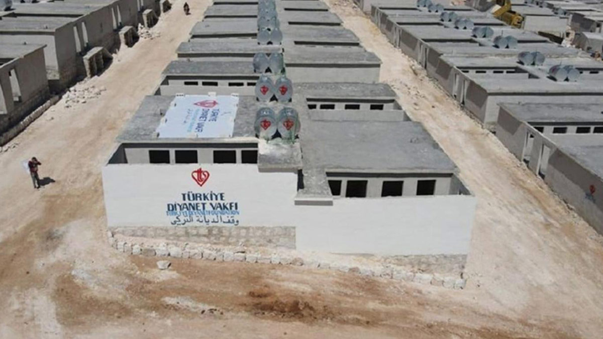 Diyanet, İdlib'de 4 bin 300 ev yaptı