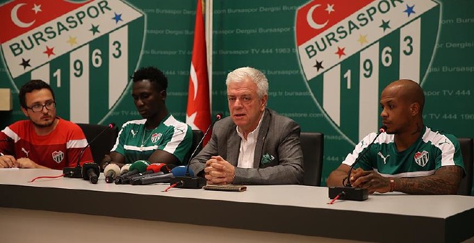 Bursaspor'un yeni transferleri Vieux Sane ile Jonathan Del Valle sözleşme imzaladı