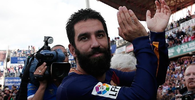 Arda Turan'dan Eto'o'ya videolu destek