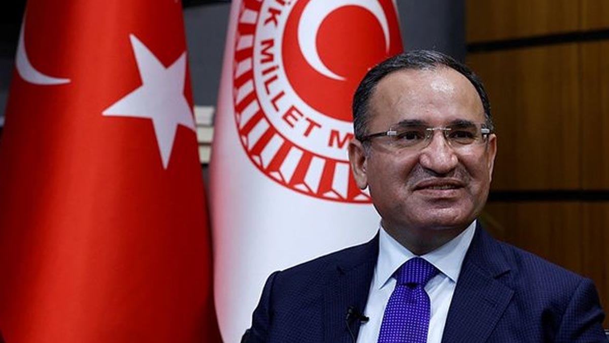 Adalet Bakanı Bozdağ'dan 'Anayasa' açıklaması:  Hem başı açık, hem başı örtülü olan herkes için anayasal teminat getiriyoruz