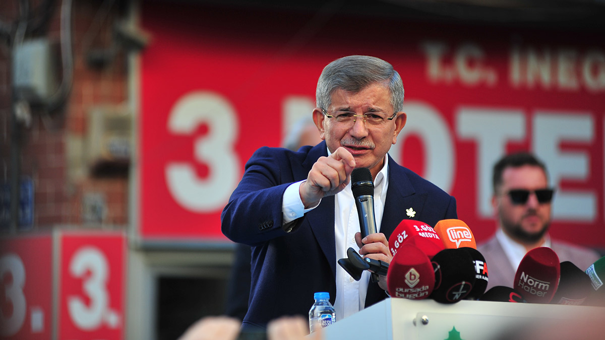 Davutoğlu'ndan Erdoğan'a 'kader planı' tepkisi: Dinimizi istismar ederek ihmalleri örtemezsin