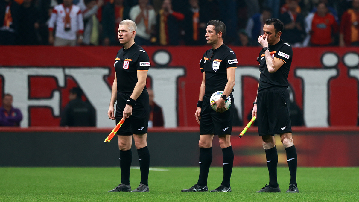 Ağır eleştirilerin hedefi olmuştu: Palabıyık kızağa çekiliyor