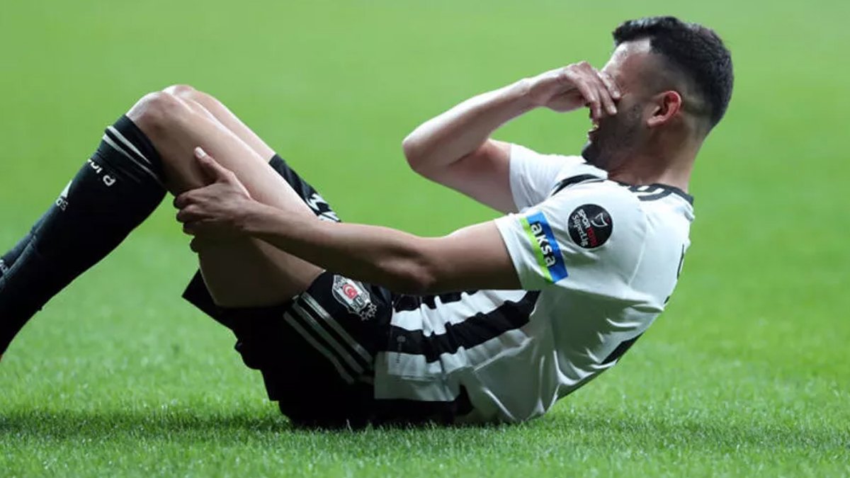 Beşiktaş'a derbi öncesi şoke eden haber: Cezayirli futbolcu...
