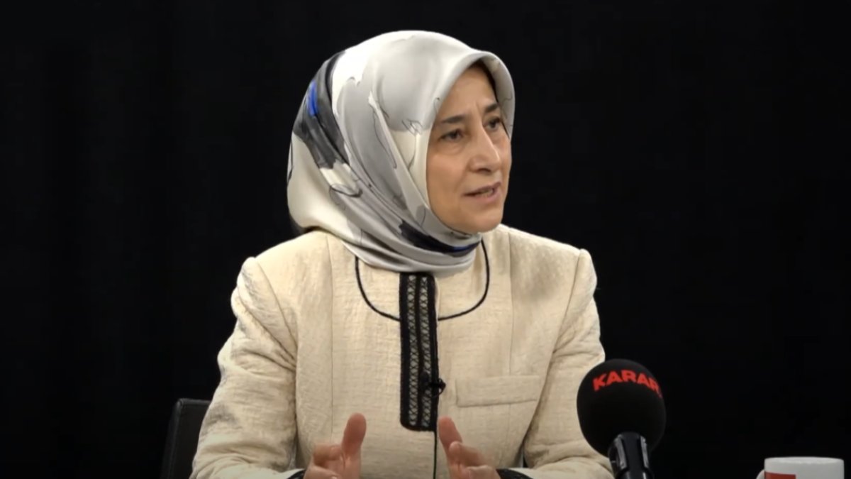 Sare Davutoğlu: Dindar insanların mesele ceplerine dokununca, eleştirel moda geçiyor